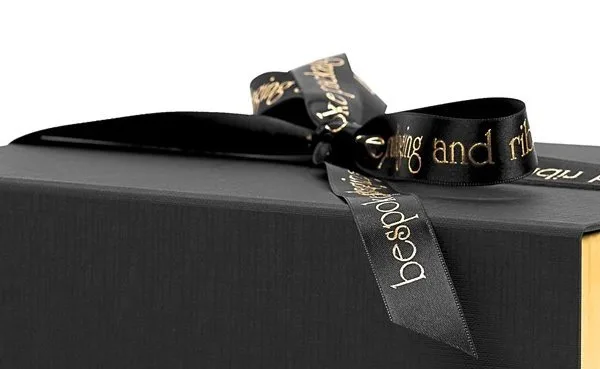 Sachets, wrapping, bags and gift boxes